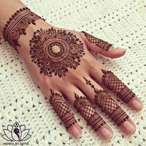 Minimal new mehndi design ideas for this wedding season!