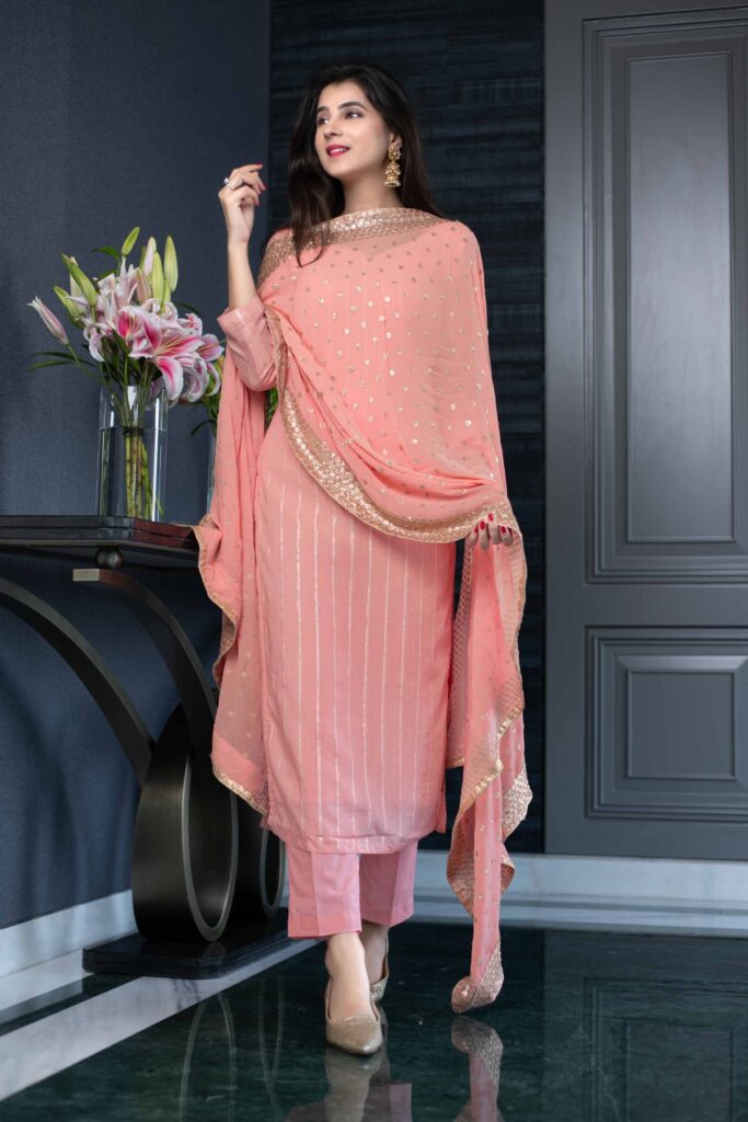 PEACH KURTA SET WITH HEAVY DUPATTA – S