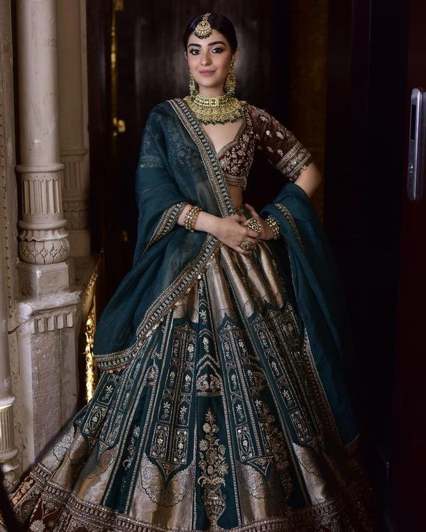 embroidered bridal lehenga