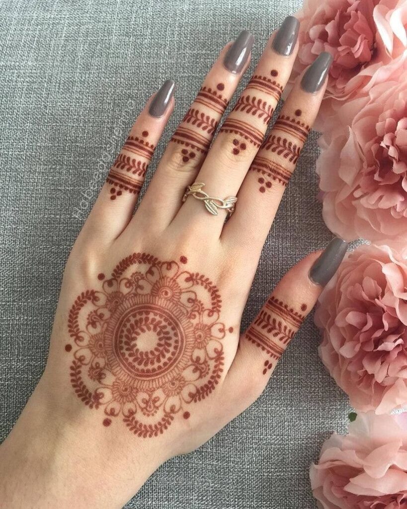 Round Mehndi Designs: 26+ Easy Circle Shape Mehandi Design for Brides & Bridesmaids