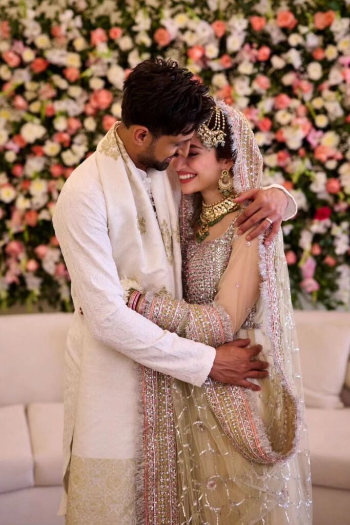 Shoaib Malik and Sana Javed tied knots!