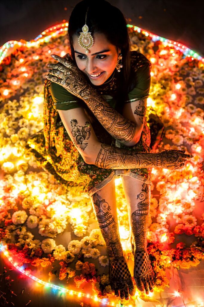 The Coolest Ways To Photograph Your Mehendi-laden Hands!