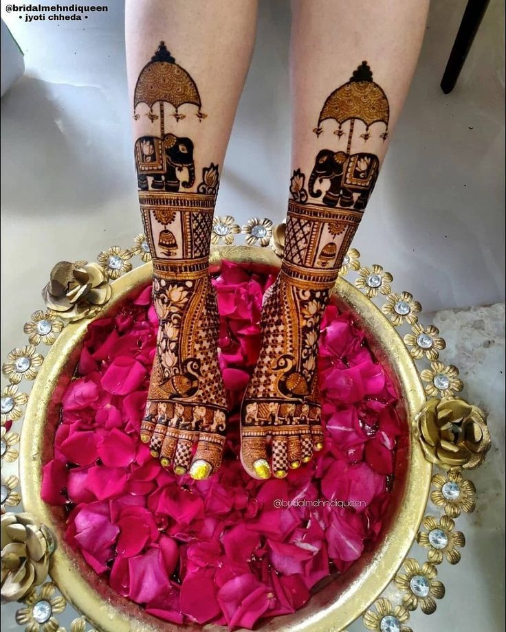 Unique & simple mehndi designs for feet.