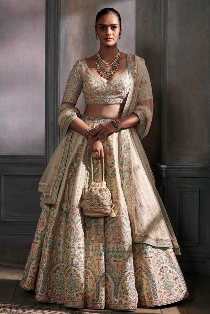 VEENA LEHENGA SET – CREAM – 0 / 2 / Regular