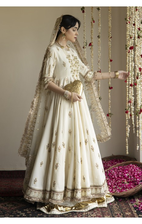 embroidered bridal lehenga