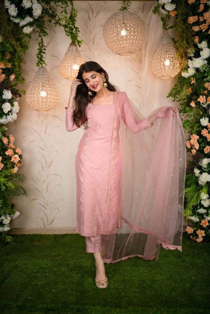 Women’s Peach Lace Kurta Set – Label Shaurya Sanadhya