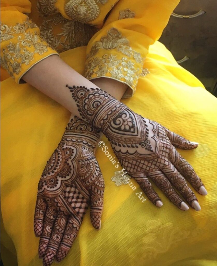 back hand mehandi design